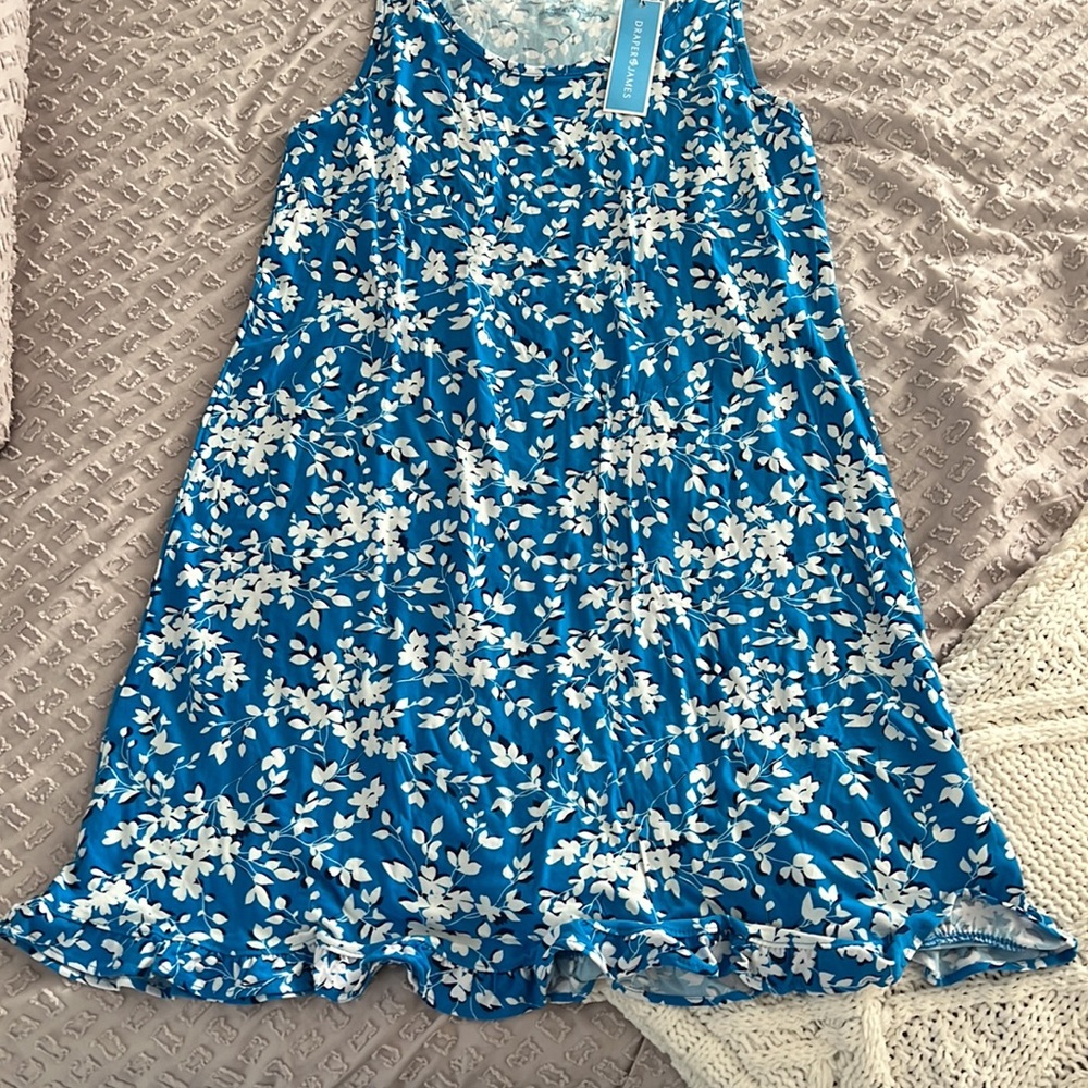 ✨🤍NWT DRAPER JAMES BLUE & WHITE FLORAL MIDI DRESS, BUTTERY SOFT! SIZE S/M